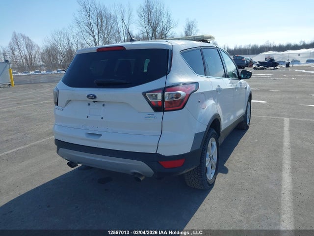 1FMCU0GDXHUA00596 Ford ESCAPE SE