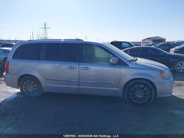 2011 Chrysler Town & Country Limited მანქანა იყიდება აუქციონზე, vin: 2A4RR6DG2BR640317, აუქციონის ნომერი: 12557053