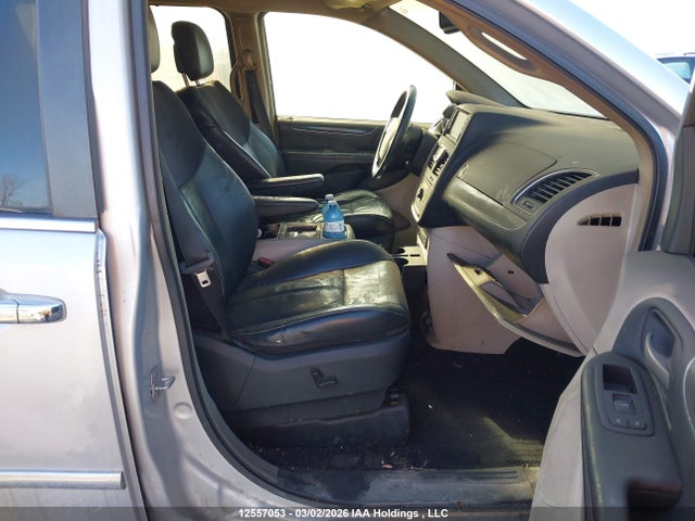 2011 Chrysler Town & Country Limited მანქანა იყიდება აუქციონზე, vin: 2A4RR6DG2BR640317, აუქციონის ნომერი: 12557053