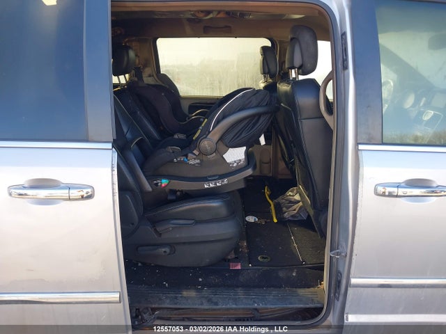 2011 Chrysler Town & Country Limited მანქანა იყიდება აუქციონზე, vin: 2A4RR6DG2BR640317, აუქციონის ნომერი: 12557053