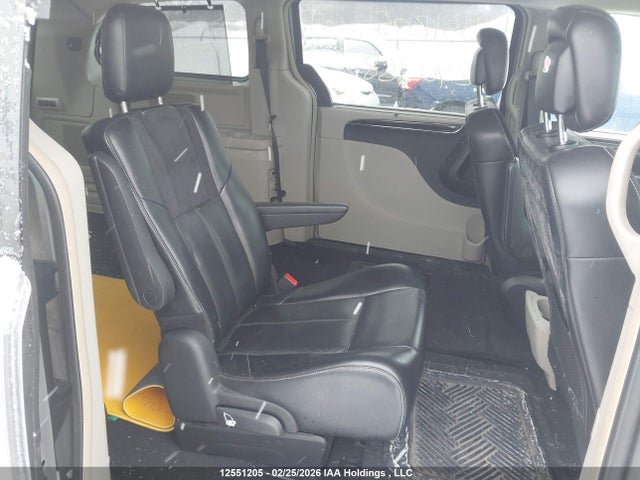 2C4RC1GG7ER240358 Chrysler Town &amp; Country Limited