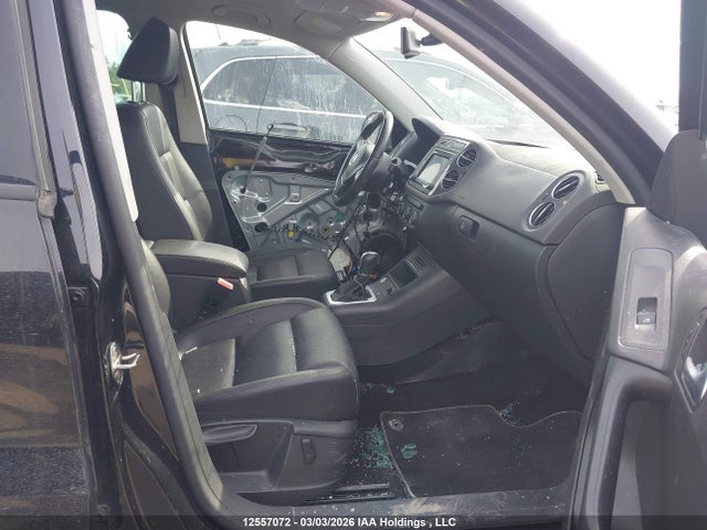 WVGNV7AX9HK024353 Volkswagen Tiguan Wolfsburg Edition