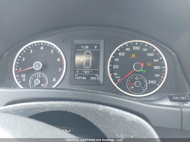 WVGNV7AX9HK024353 Volkswagen Tiguan Wolfsburg Edition