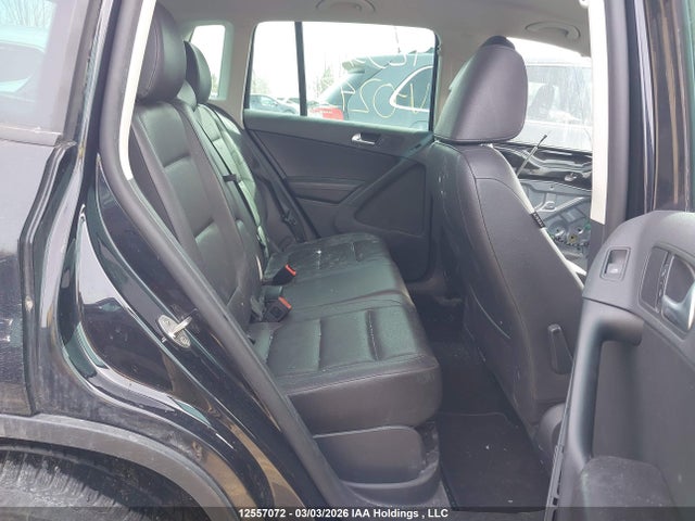 WVGNV7AX9HK024353 Volkswagen Tiguan Wolfsburg Edition
