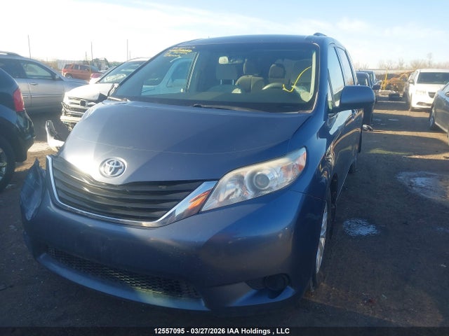 2014 Toyota Sienna Le V6 მანქანა იყიდება აუქციონზე, vin: 5TDKK3DC3ES488180, აუქციონის ნომერი: 12557095