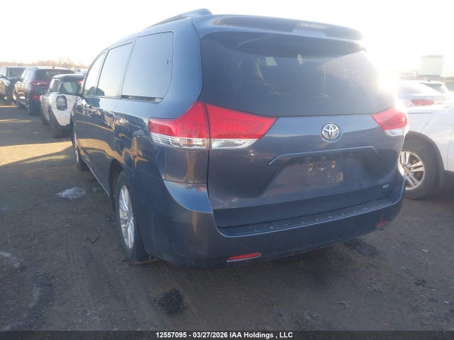 2014 Toyota Sienna Le V6 მანქანა იყიდება აუქციონზე, vin: 5TDKK3DC3ES488180, აუქციონის ნომერი: 12557095