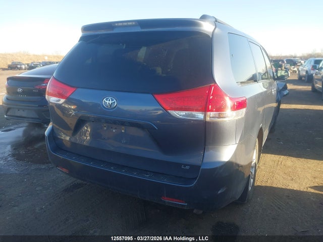 2014 Toyota Sienna Le V6 მანქანა იყიდება აუქციონზე, vin: 5TDKK3DC3ES488180, აუქციონის ნომერი: 12557095