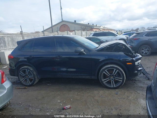 Porsche Cayenne Platinum Edition 2017 WP1AA2A29HKA89255 Image 14