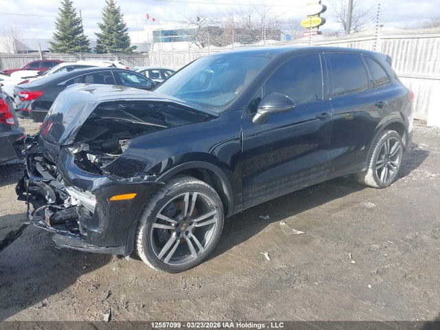 Porsche Cayenne Platinum Edition 2017 WP1AA2A29HKA89255 Image 2