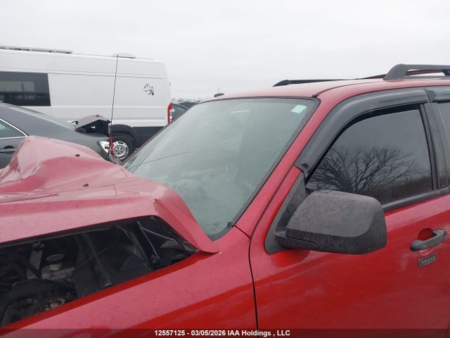 12557125 :رقم المزاد ، 1FMCU0D77AKC38955 vin ، 2010 Ford Escape Xlt مزاد بيع