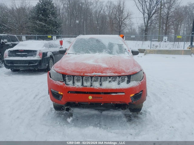 3C4NJDAB9JT256782 Jeep Compass Sport