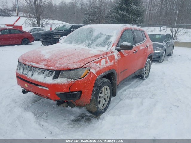 3C4NJDAB9JT256782 Jeep Compass Sport