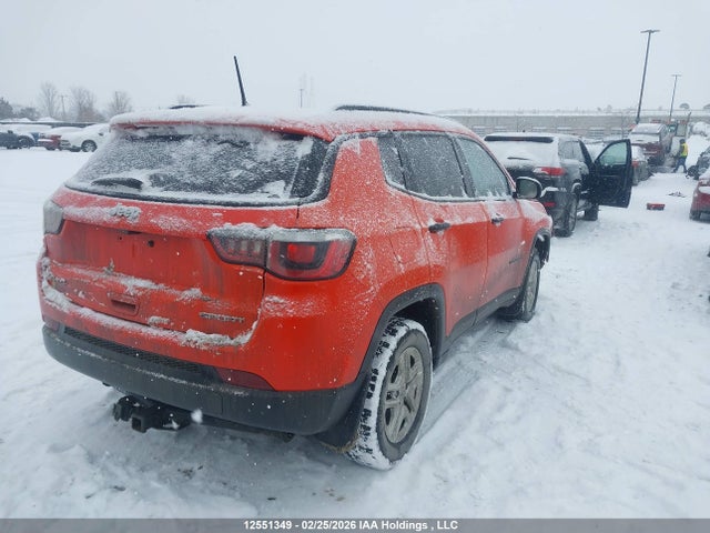 3C4NJDAB9JT256782 Jeep Compass Sport
