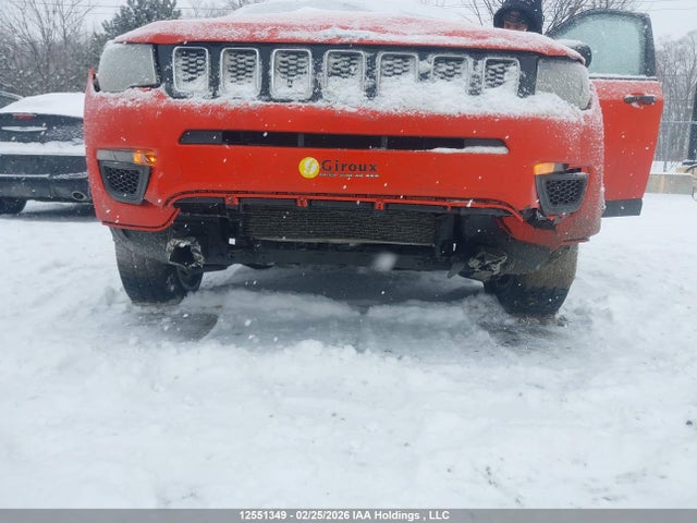 3C4NJDAB9JT256782 Jeep Compass Sport