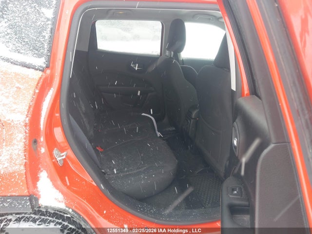 3C4NJDAB9JT256782 Jeep Compass Sport