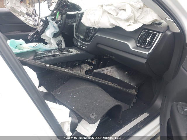 12557146 :رقم المزاد ، LYVA22RK3MB761886 vin ، 2021 Volvo Xc60 T6 Momentum مزاد بيع