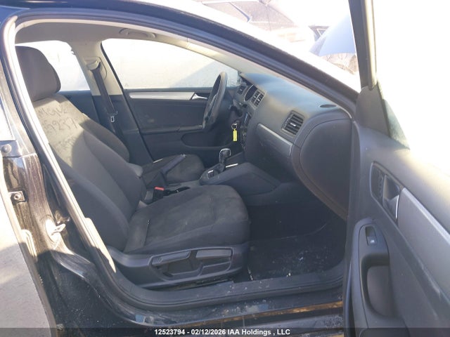 3VW2K7AJ4FM348535 Volkswagen Jetta 2.0l Trendline/2.0l Trendline+