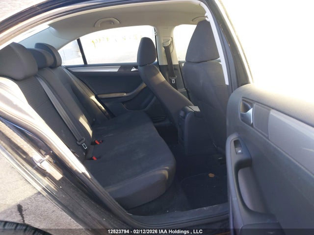 3VW2K7AJ4FM348535 Volkswagen Jetta 2.0l Trendline/2.0l Trendline+