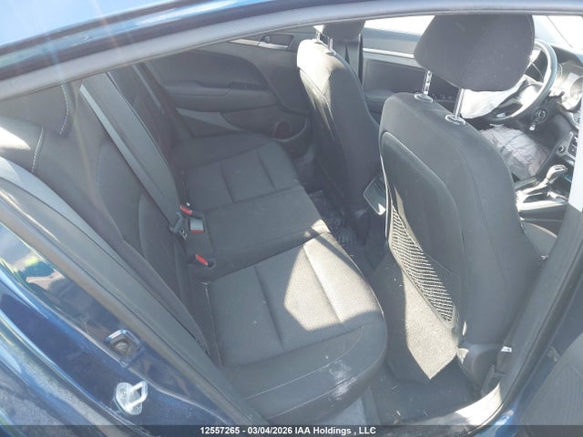 5NPD74LF8HH090680 Hyundai Elantra Le