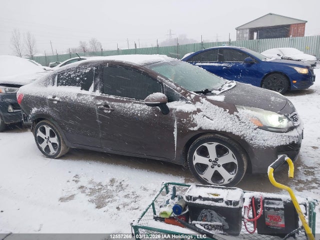 12557266 :رقم المزاد ، KNADN4A32F6500179 vin ، 2015 Kia Rio Ex/ex+/lx/lx+/sx مزاد بيع
