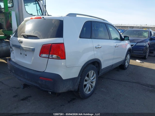 12557281 :رقم المزاد ، 5XYKTDA22BG091003 vin ، 2011 Kia Sorento مزاد بيع