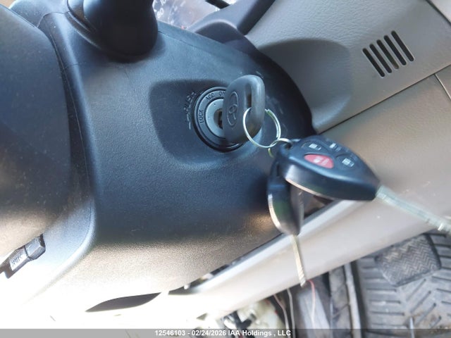 12546103 :رقم المزاد ، 2T1BU4EE8BC561709 vin ، 2011 Toyota Corolla Le مزاد بيع
