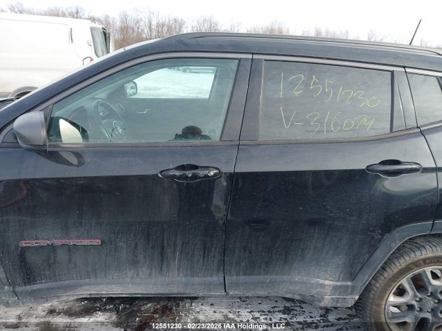 3C4NJDDB4JT316074 Jeep Compass Trailhawk