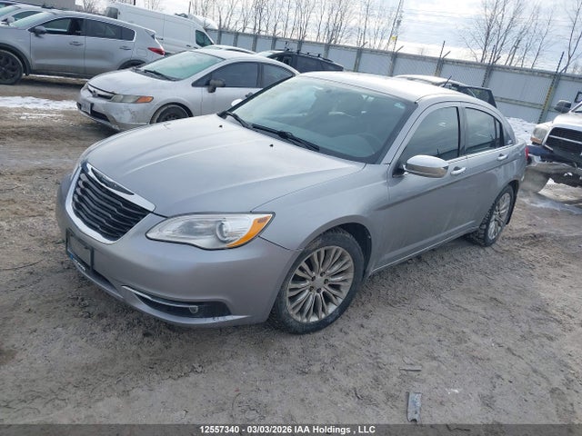 12557340 :رقم المزاد ، 1C3CCBCG5DN605850 vin ، 2013 Chrysler 200 Limited مزاد بيع