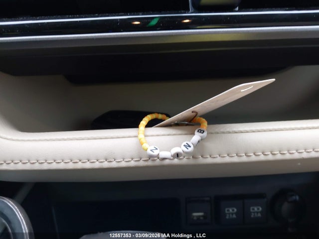 12557353 :رقم المزاد ، 5TDGBRCH8MS022801 vin ، 2021 Toyota Highlander Hybrid Xle مزاد بيع