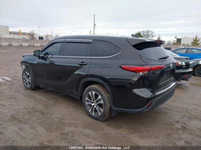 12557353 :رقم المزاد ، 5TDGBRCH8MS022801 vin ، 2021 Toyota Highlander Hybrid Xle مزاد بيع