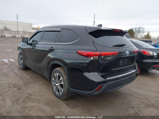 12557353 :رقم المزاد ، 5TDGBRCH8MS022801 vin ، 2021 Toyota Highlander Hybrid Xle مزاد بيع