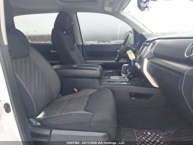 5TFDY5F17KX808637 Toyota Tundra