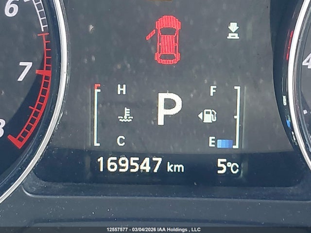 JA4AH3AU0KU601107 Mitsubishi RVR