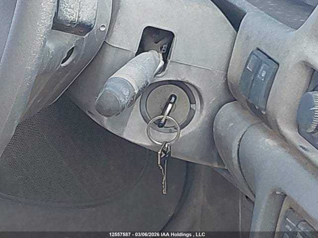 12557587 :رقم المزاد ، 1YVGF22C115223842 vin ، 2001 Mazda 626 Es/lx مزاد بيع