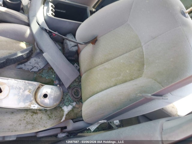 12557587 :رقم المزاد ، 1YVGF22C115223842 vin ، 2001 Mazda 626 Es/lx مزاد بيع