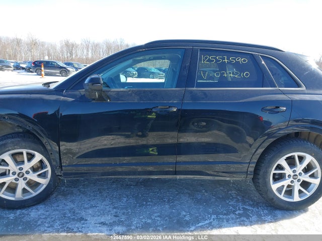 WA1AUCF35S1077210 Audi Q3 Premium 40