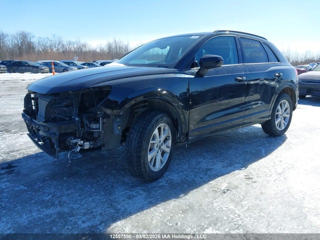 WA1AUCF35S1077210 Audi Q3 Premium 40