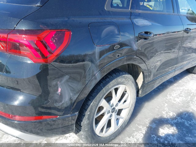 WA1AUCF35S1077210 Audi Q3 Premium 40