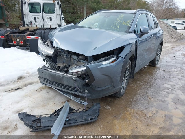 2022 Toyota Corolla Cross Xle მანქანა იყიდება აუქციონზე, vin: 7MUDAABG1NV025207, აუქციონის ნომერი: 12557880