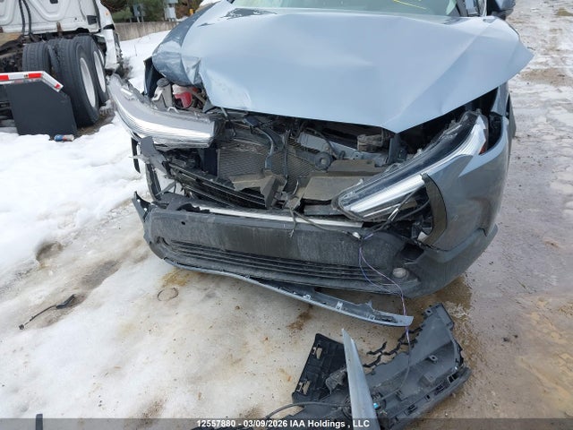 2022 Toyota Corolla Cross Xle მანქანა იყიდება აუქციონზე, vin: 7MUDAABG1NV025207, აუქციონის ნომერი: 12557880