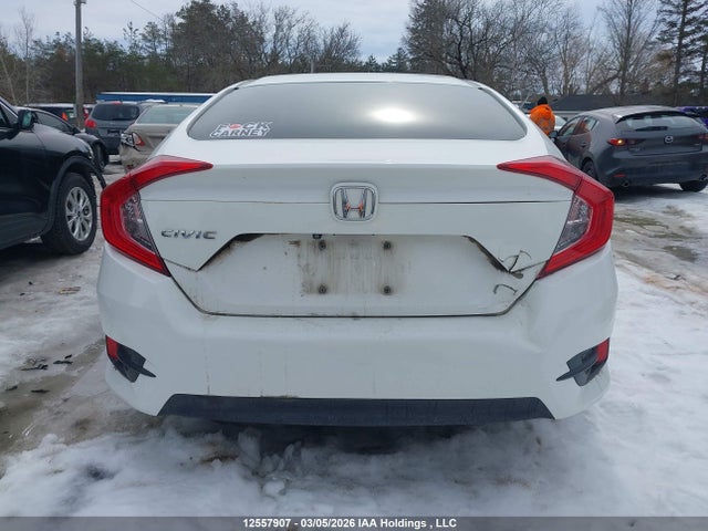 12557907 :رقم المزاد ، 2HGFC2E58JH000800 vin ، 2018 Honda Civic Lx مزاد بيع