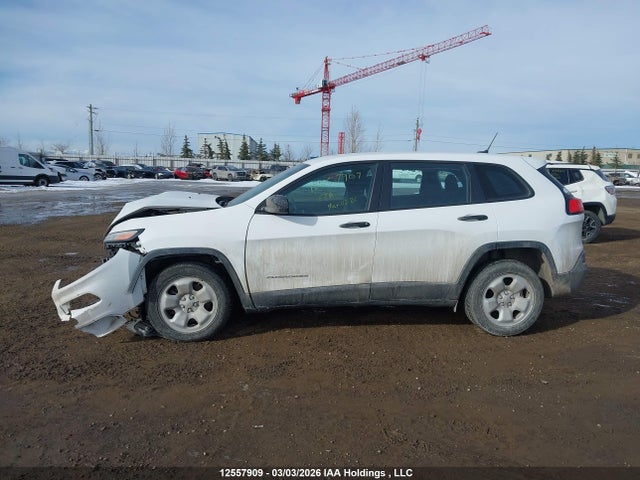 1C4PJLAB9GW221665 Jeep Cherokee Sport
