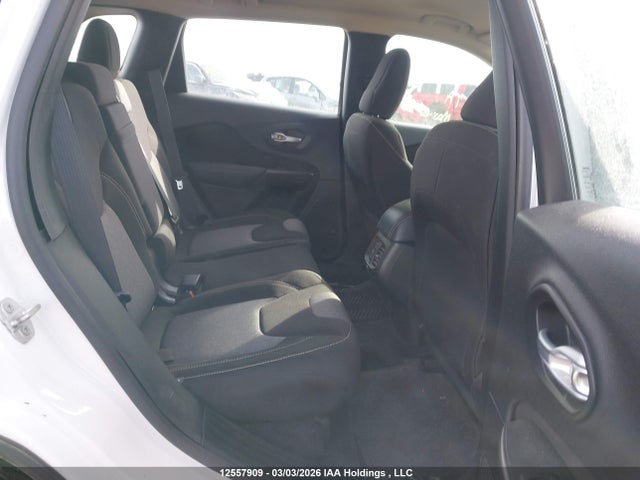 1C4PJLAB9GW221665 Jeep Cherokee Sport