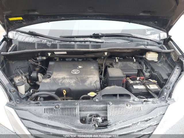 2016 Toyota Sienna Le 8 Passenger მანქანა იყიდება აუქციონზე, vin: 5TDKK3DC6GS693351, აუქციონის ნომერი: 12557914