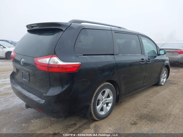 2016 Toyota Sienna Le 8 Passenger მანქანა იყიდება აუქციონზე, vin: 5TDKK3DC6GS693351, აუქციონის ნომერი: 12557914