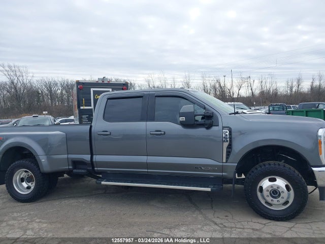 1FT8W3DT9PED81965 Ford F-350 Lariat