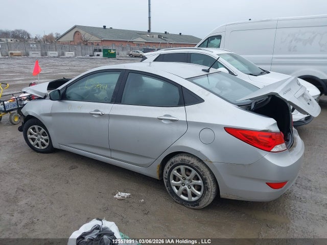 12557991 :رقم المزاد ، KMHCT4AE2DU291228 vin ، 2013 Hyundai Accent Gls/gs مزاد بيع