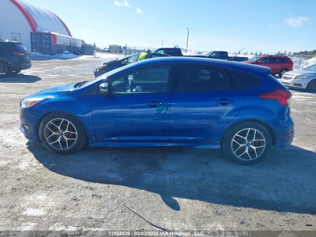 1FADP3K2XJL290539 Ford FOCUS SE