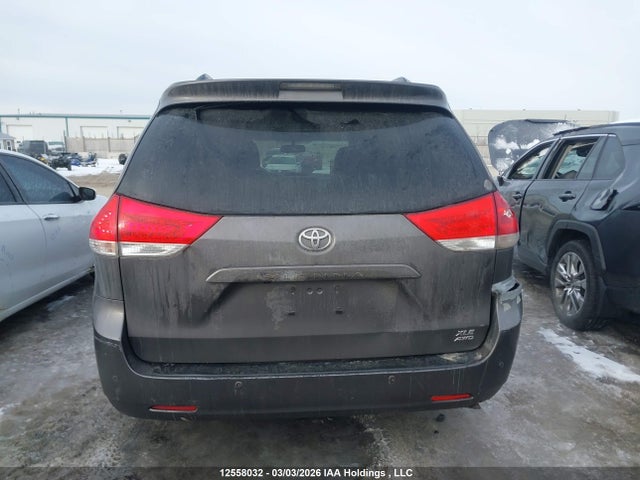 Продажа на аукционе авто 2013 Toyota Sienna Xle/limited, vin: 5TDDK3DC5DS055127, номер лота: 12558032