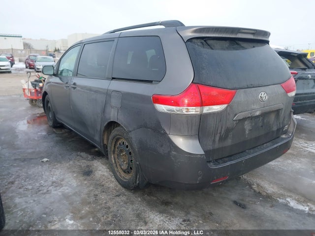 Продажа на аукционе авто 2013 Toyota Sienna Xle/limited, vin: 5TDDK3DC5DS055127, номер лота: 12558032